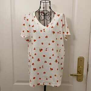 Old Navy Women White V-Neck White with Red Strawberries T-Shirt Size Medium